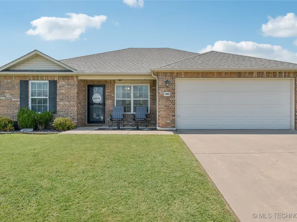 25082 S Brook Ln, Claremore, OK 74019