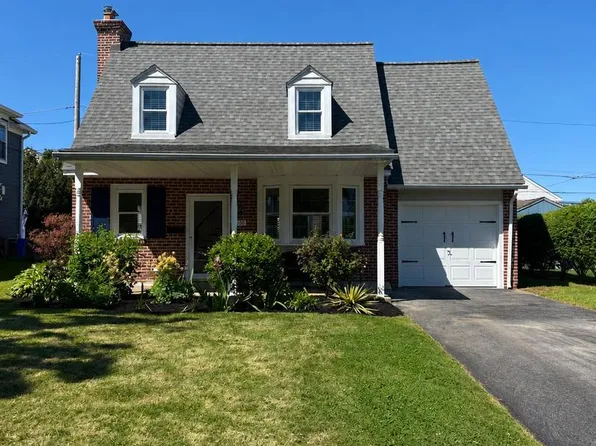 559 Willowbrook Rd, Havertown, PA 19083