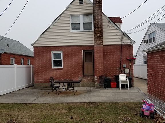 3rd image of 91 Locustwood Blvd