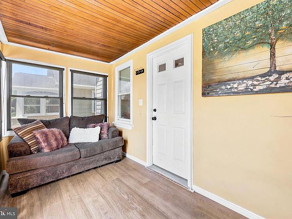5th image of 1525 Oak Ave