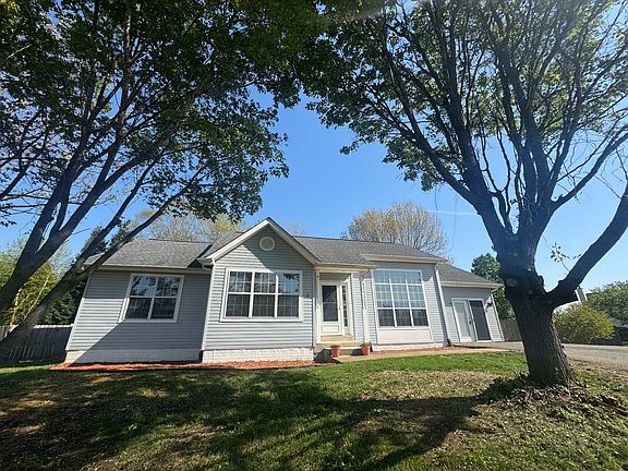 3rd image of 5 Renwick Ct