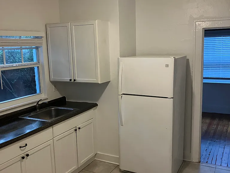 400 SW 10th Ave — Photo 15