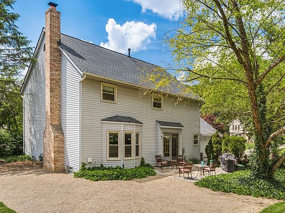 3rd image of 13128 Heatherstone Cir NW