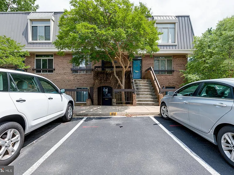 1619 S Hayes St — Photo 22
