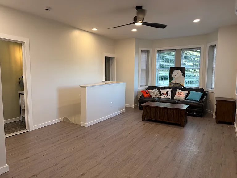 856 River Rd #B — Photo 4
