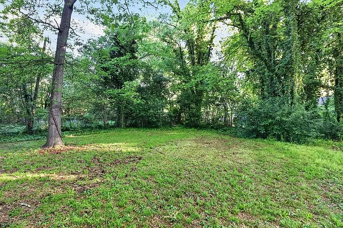 420 Plymouth Ave — Photo 30