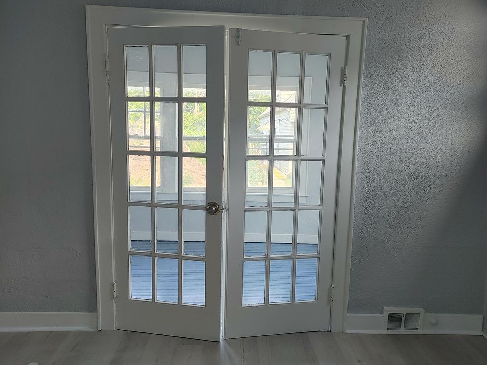 1st image of 15 N Central Ave #1