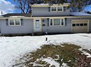 121 Brookview Ln, Liverpool, NY 13088