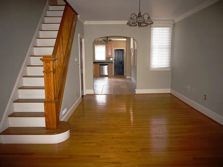 1110 S Bouldin St — Photo 4