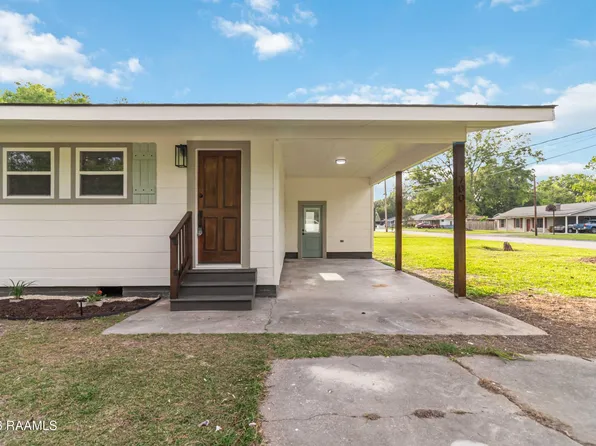 700 San Jacinto Cir, New Iberia, LA 70563
