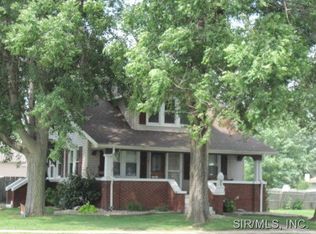 102 Palmer St, Brighton, IL 62012