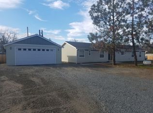 135 Tavis Dr, Merlin, OR 97532