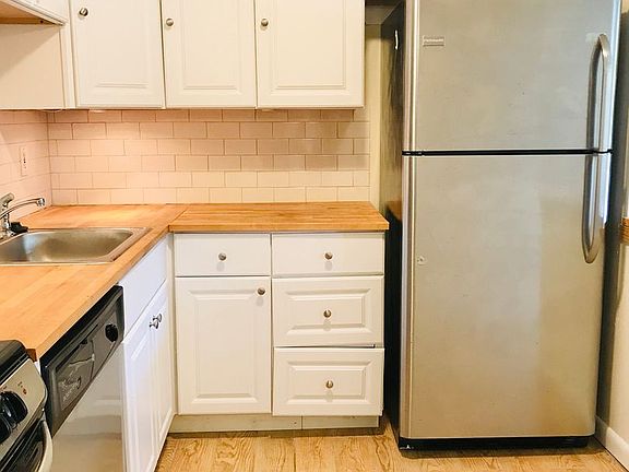 5th image of 207 Walnut Hill Rd APT D18