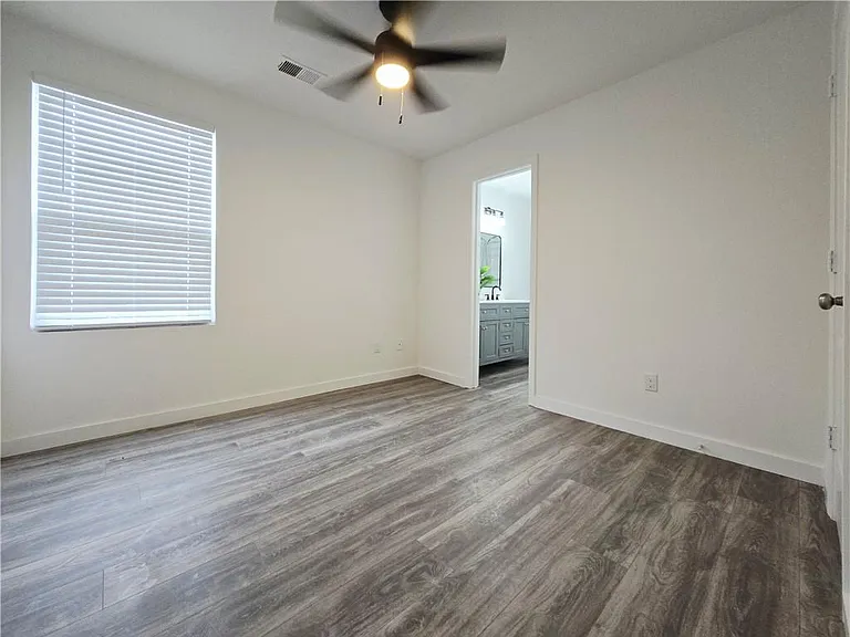 2529 Piering Dr — Photo 9