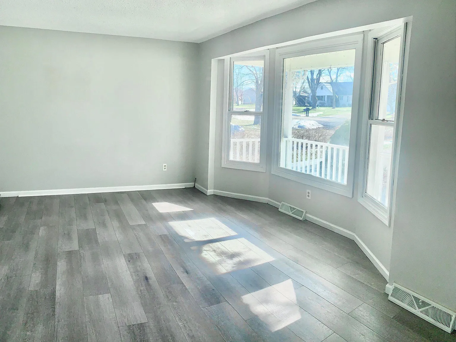 55 Minden Dr — Photo 2