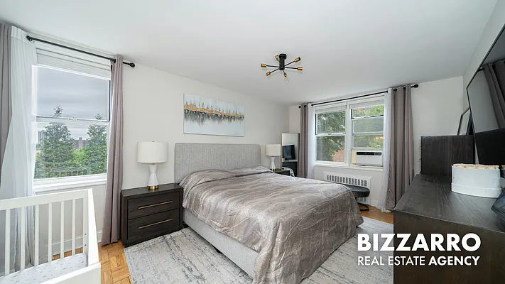 Bedroom, photo 1