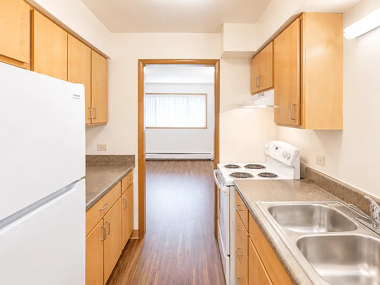 Rolling Hills Apartments — Photo 66