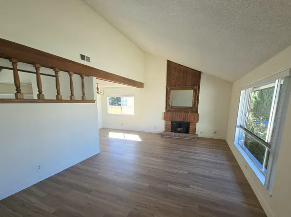 2346 N Yosemite Ave, Simi Valley, CA 93063