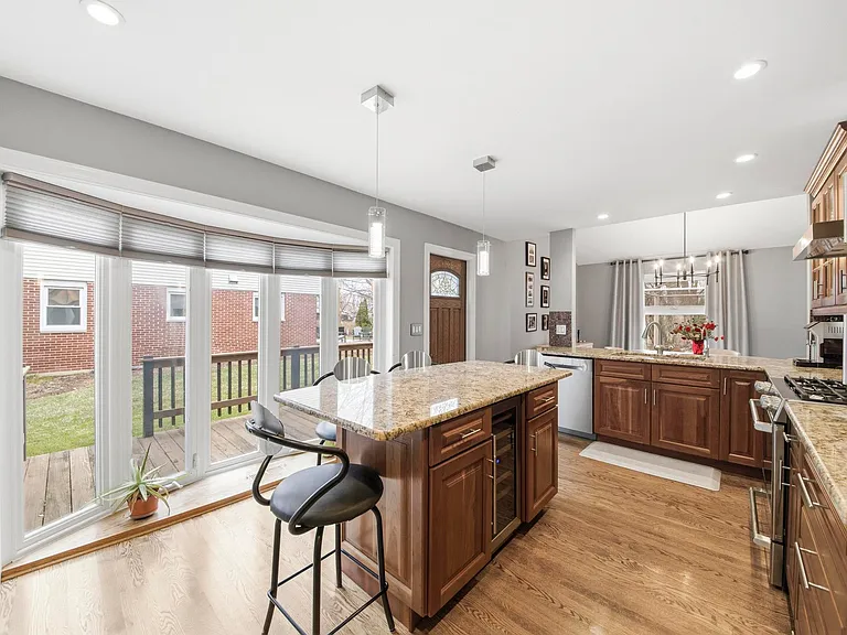 E Burr Oak Dr — Photo 12