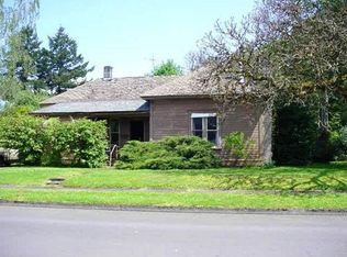440 S 2nd St, Cottage Grove, OR 97424