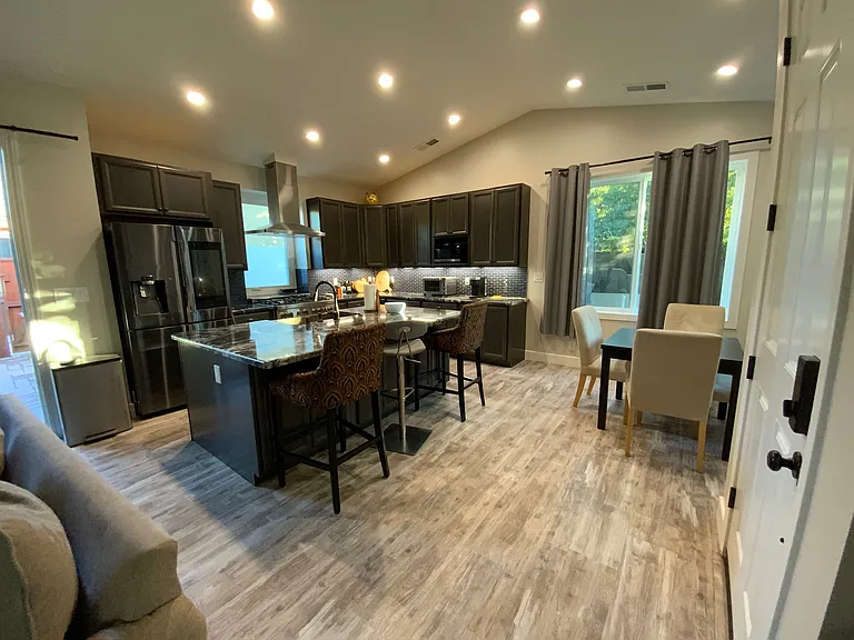 1598 Valota Rd — Photo 8