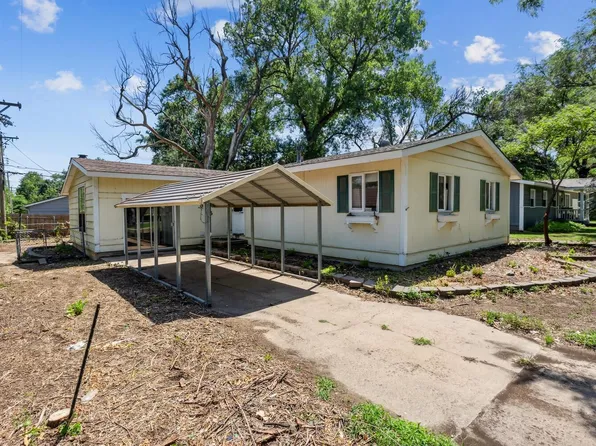 7315 W Quail Ln, Wichita, KS 67212