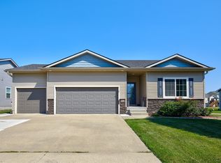 513 SE 15th St, Grimes, IA 50111