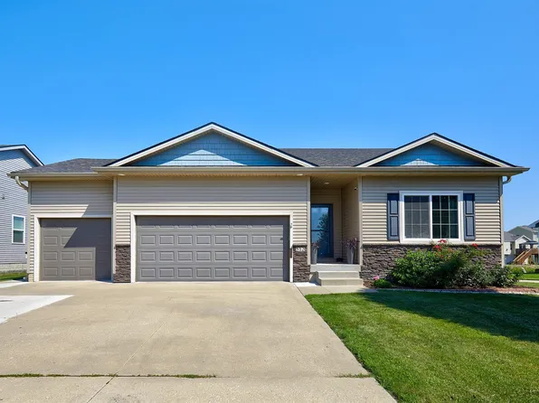513 SE 15th St, Grimes, IA 50111