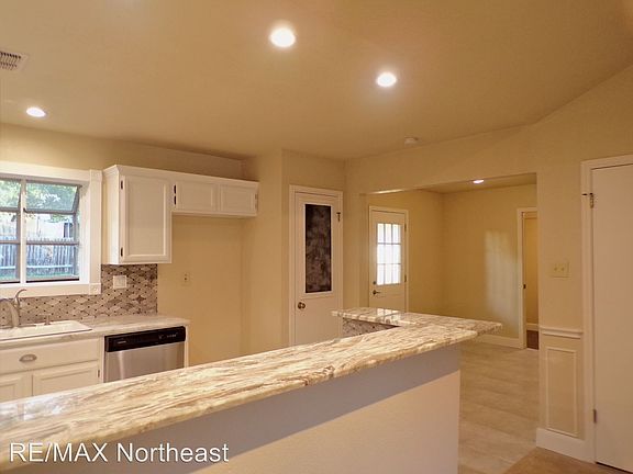 3rd image of 3409 Meadow Head Dr