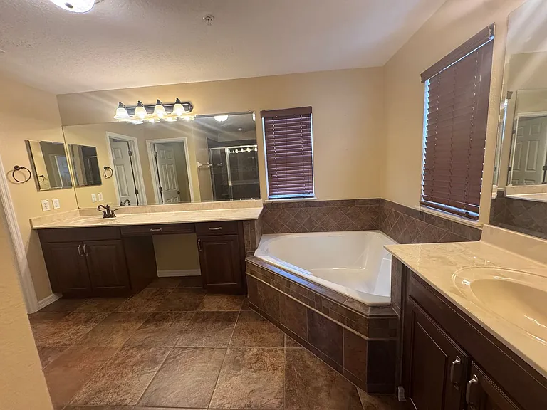 5364 Penway Dr — Photo 30