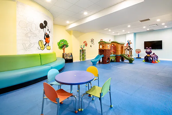 Rented by The World Wide Group | media 9