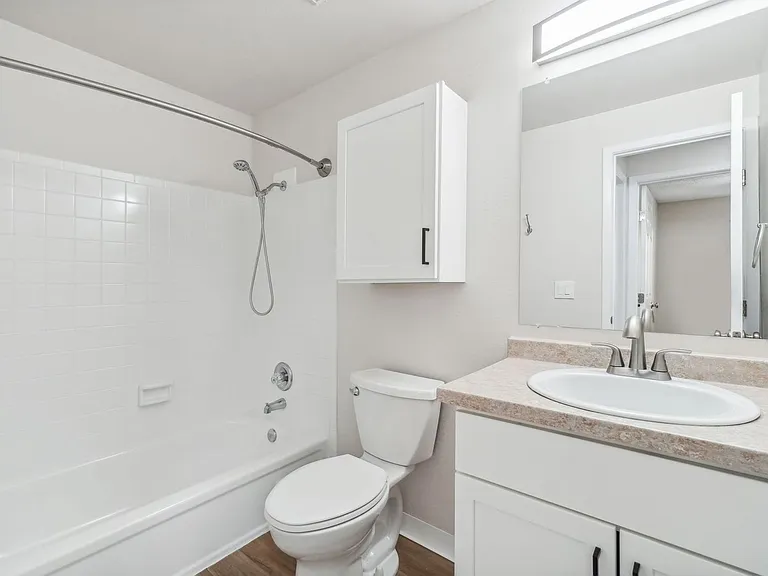 Westport Apartments — Photo 39