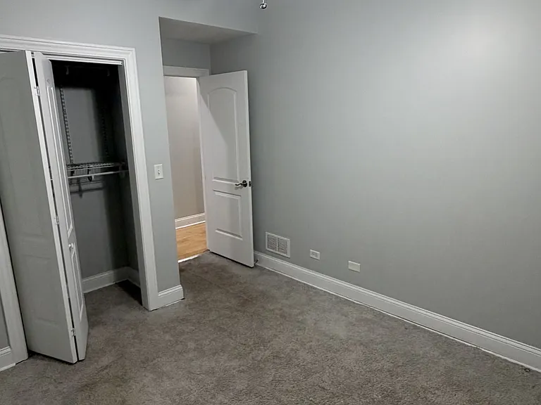 4933 S Prairie Ave #1 — Photo 5