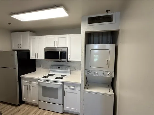 1381 E University Ave APT 311, Las Vegas, NV 89119