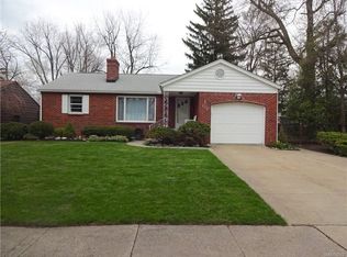 377 Maynard Dr, Eggertsville, NY 14226