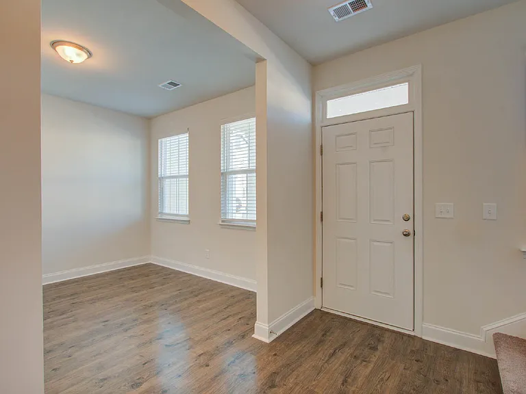 7821 Montview Rd — Photo 2