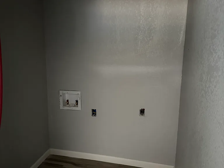 1808 Britain St — Photo 6