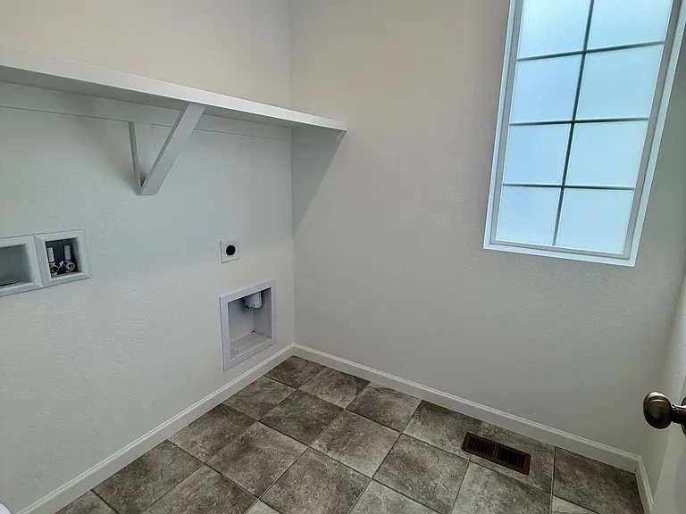 23920 E 34th Ave — Photo 12