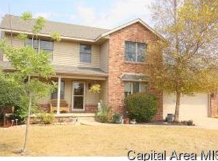 3425 Crystal Lake Dr, Springfield, IL 62711