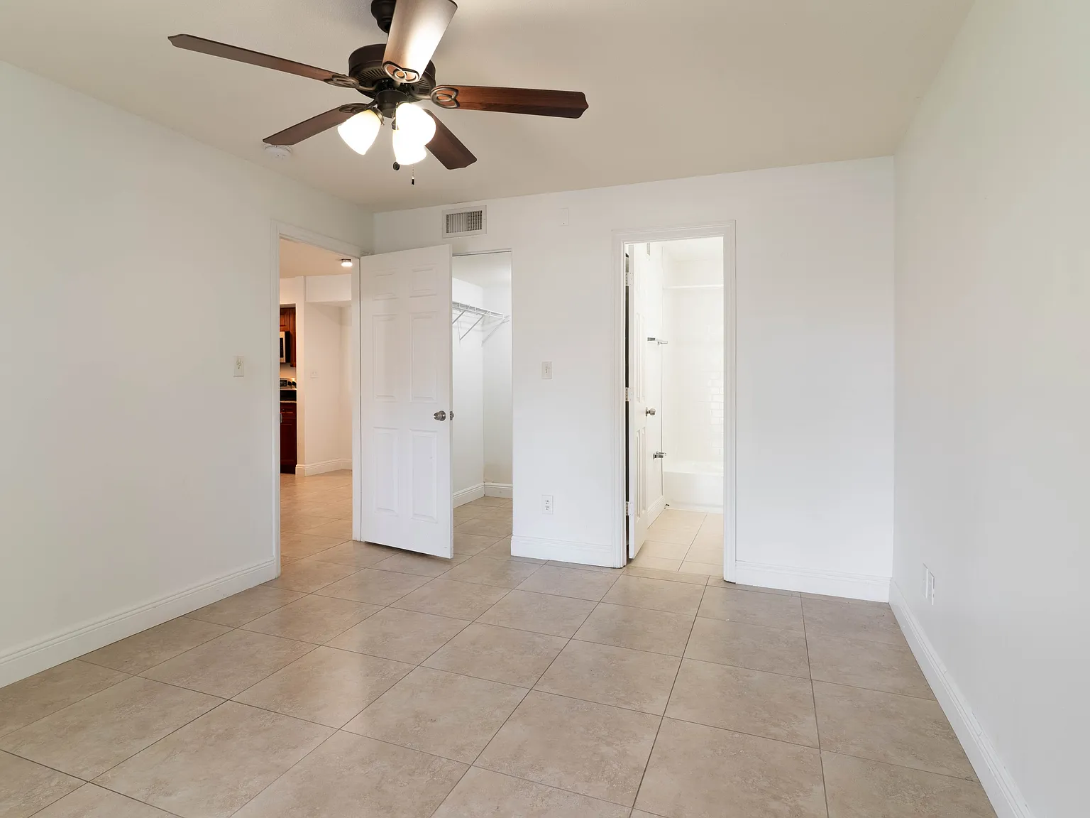 875 Riverside Drive Unit 715 - 1 — Photo 3