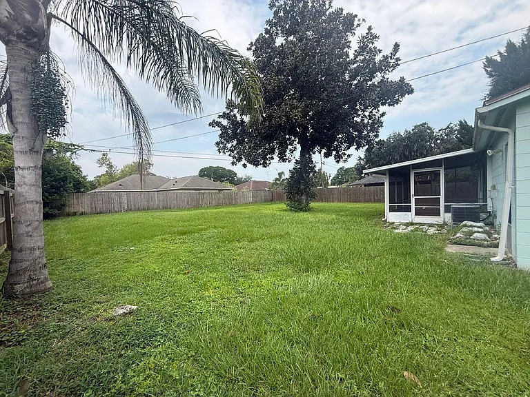 2610 Orange Tree Dr — Photo 25