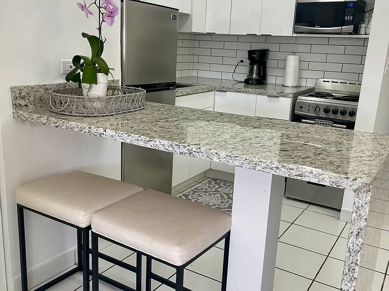 1881 Washington Ave #5G — Photo 10