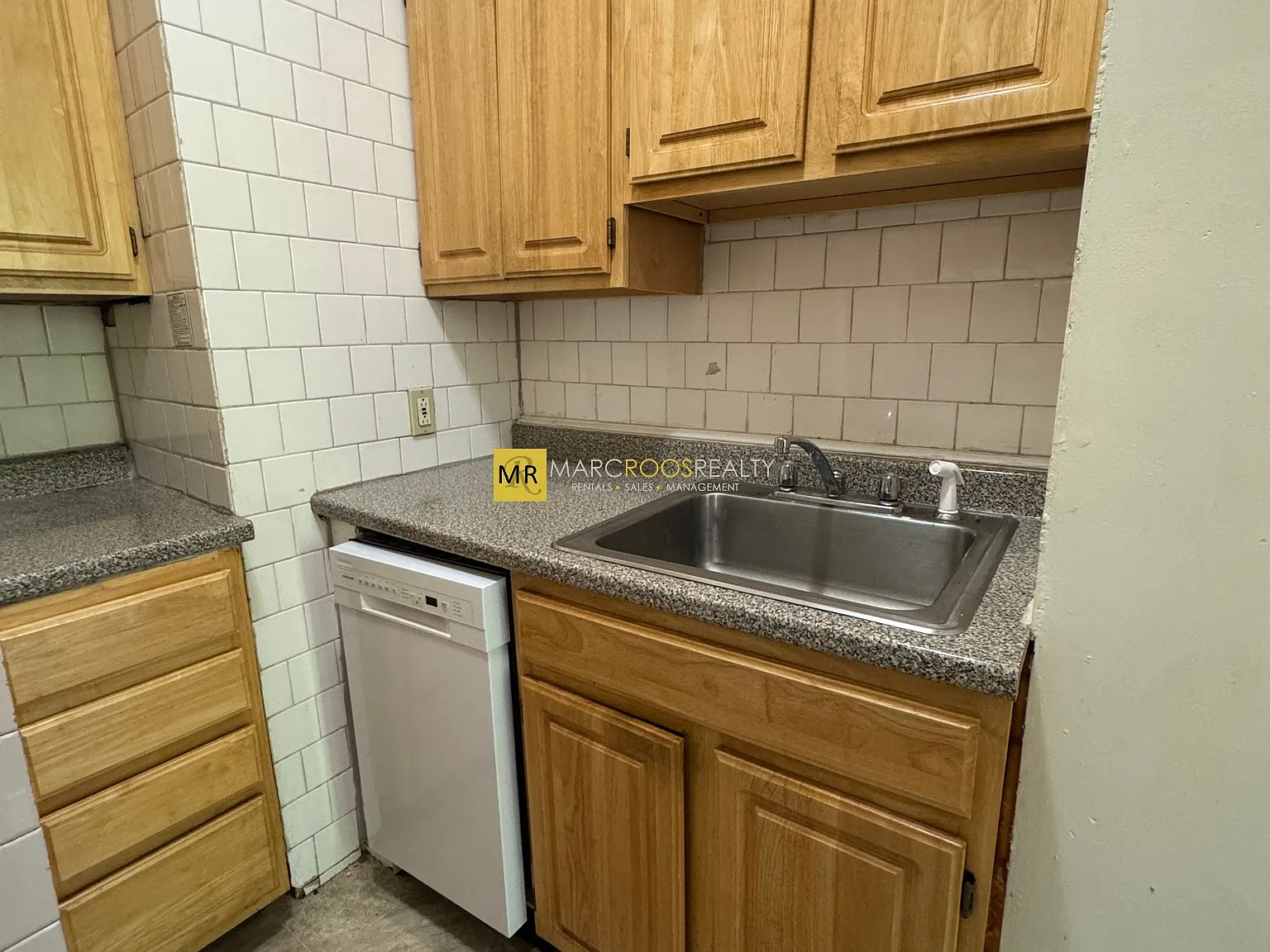 2 bed, 650 sqft, $2,600 — Photo 4