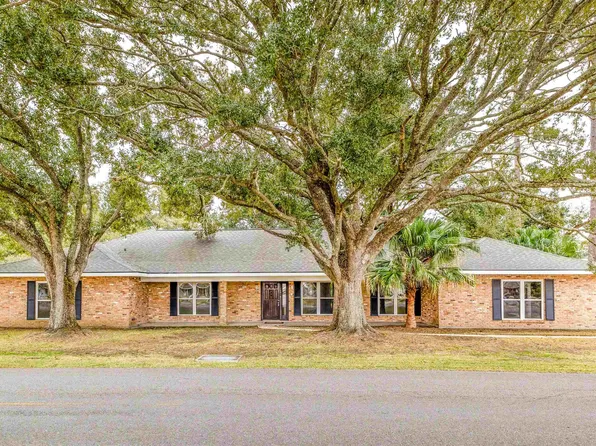 600 Fairway Dr, Thibodaux, LA 70301