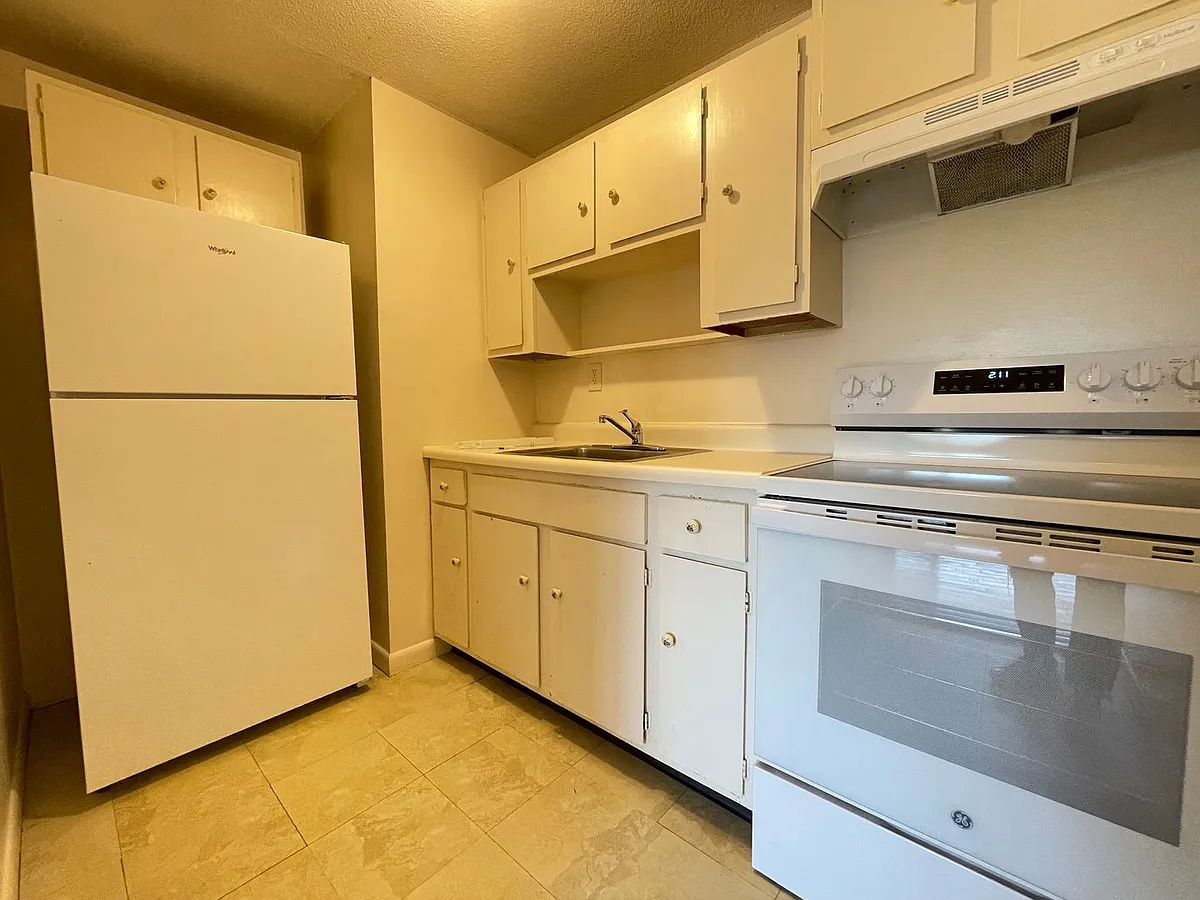 Building Photo - 177 Loudon Rd #209