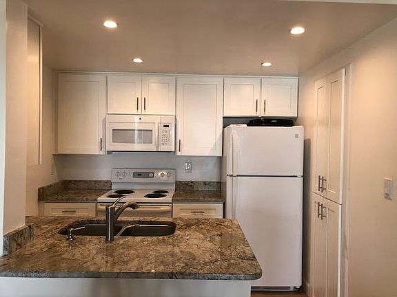 4th image of 4800 Ocean Beach Blvd APT 330