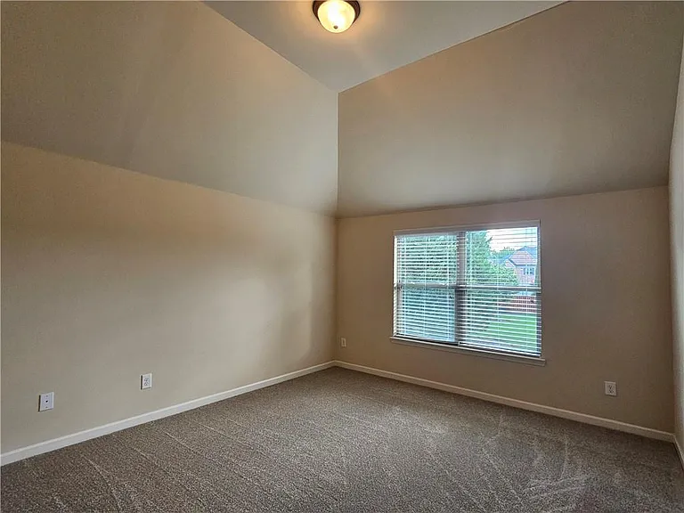 1550 Horseshoe Creek Ln — Photo 33