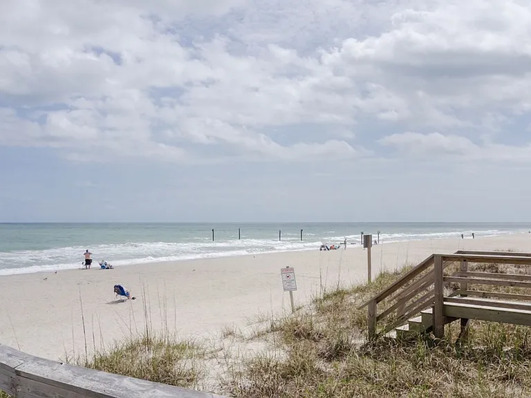 1211 N Fort Fisher Blvd #B — Photo 40