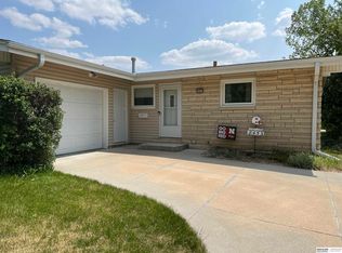 8453 Browne St, Omaha, NE 68134