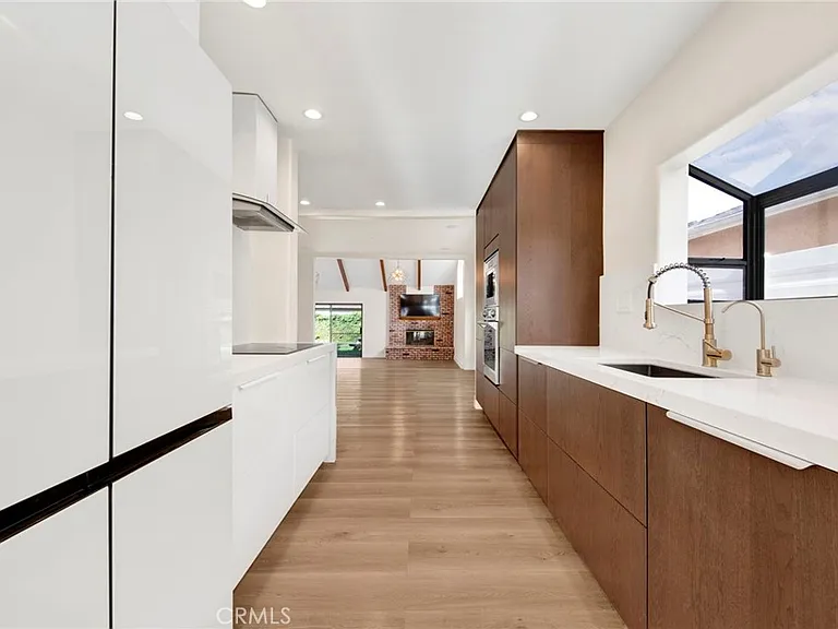 1432 N Catalina St — Photo 6